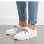 Tênis Slip on Feminino Moleca Tira Strass 5791.107 - Imagem 3