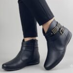 Bota Feminina Metal e Fivela Cano Curto Beira Rio 9084.106 - Imagem 7